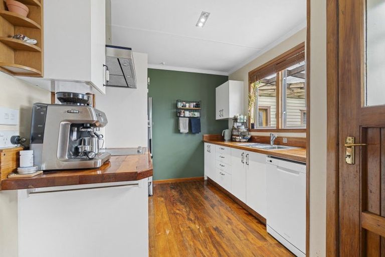 Photo of property in 20 Mahoe Street, Inglewood, 4330