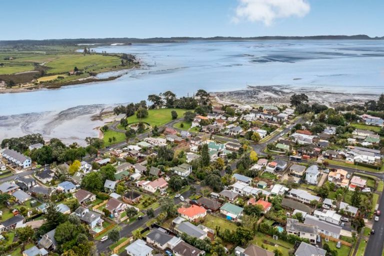 Photo of property in 9 Mcinnes Road, Weymouth, Auckland, 2103