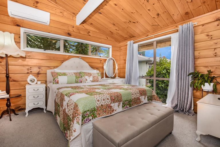 Photo of property in 9 Mcinnes Road, Weymouth, Auckland, 2103