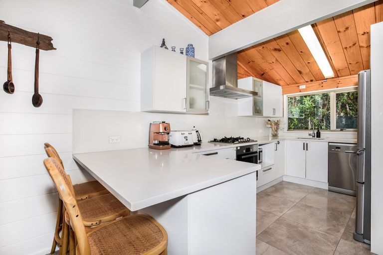 Photo of property in 9 Mcinnes Road, Weymouth, Auckland, 2103