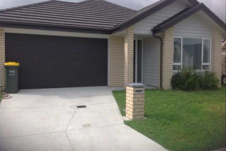 Photo of property in 13 Lamborn Drive, Papakura, 2110