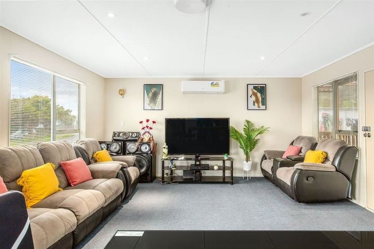 Photo of property in 88 Arahura Crescent, Waitangirua, Porirua, 5024