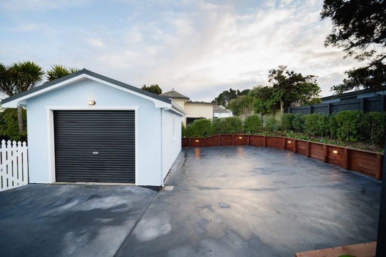 Photo of property in 70 Aberdeen Road, Saint Clair, Dunedin, 9012