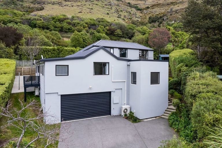 Photo of property in 14 Heathvale Place, Heathcote Valley, Christchurch, 8022