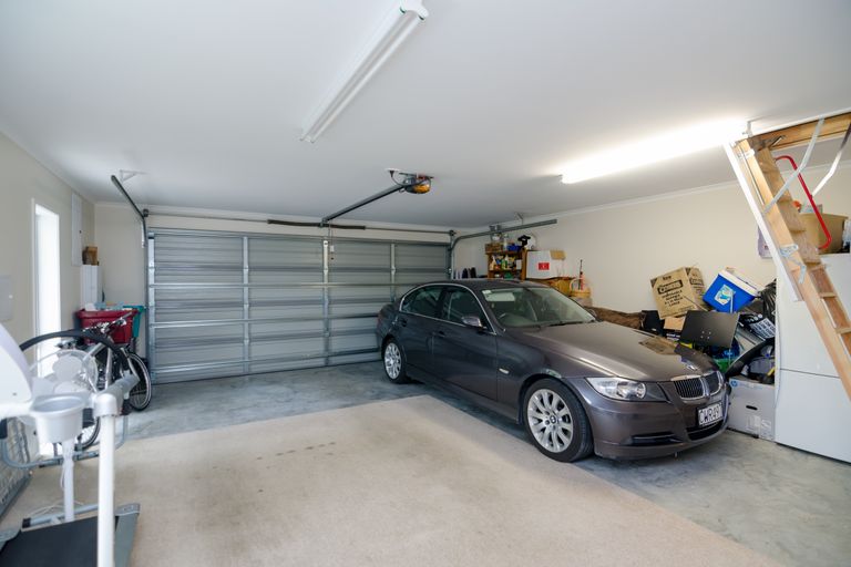 Photo of property in 10 Feist Street, Carterton, 5713