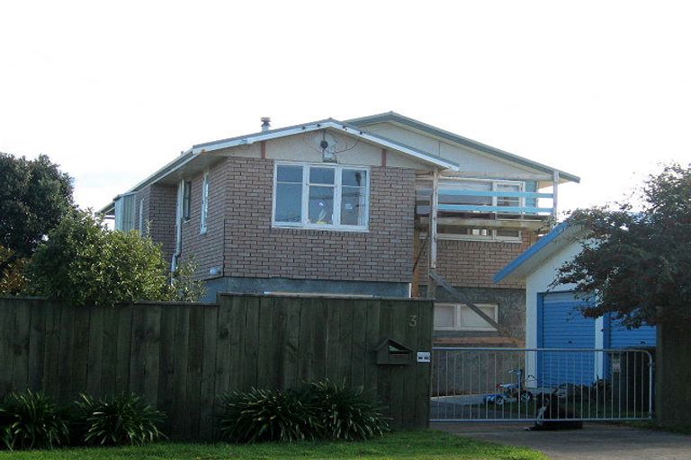Photo of property in 3 Ngaio Street, Otaki Beach, Otaki, 5512