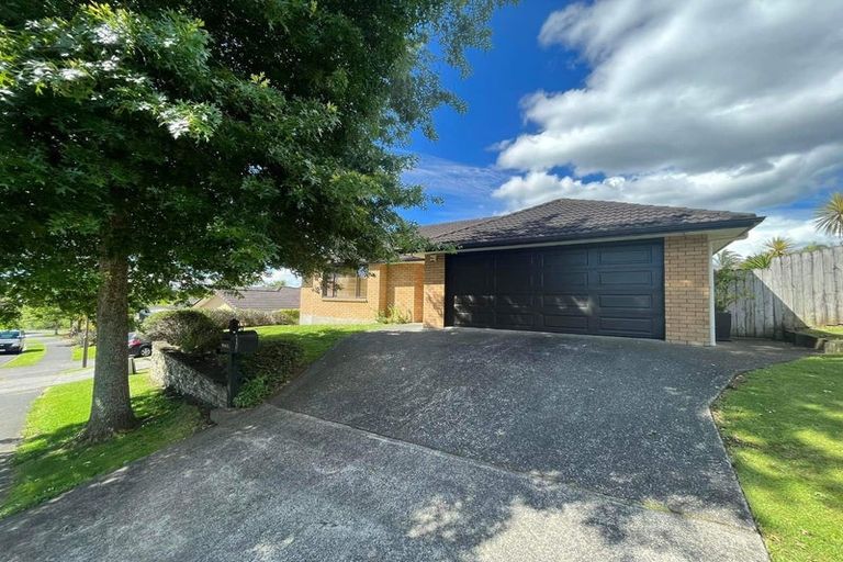 Photo of property in 19 Lake Panorama Drive, Henderson, Auckland, 0612
