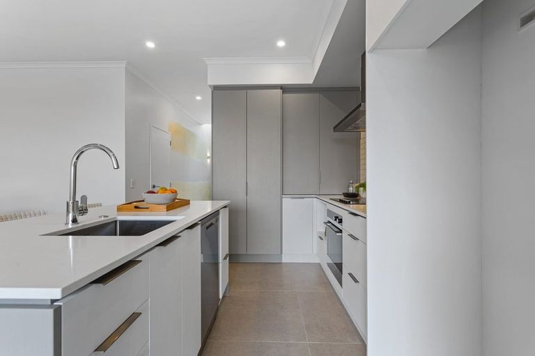 Photo of property in 84 Symes Drive, Red Beach, 0932