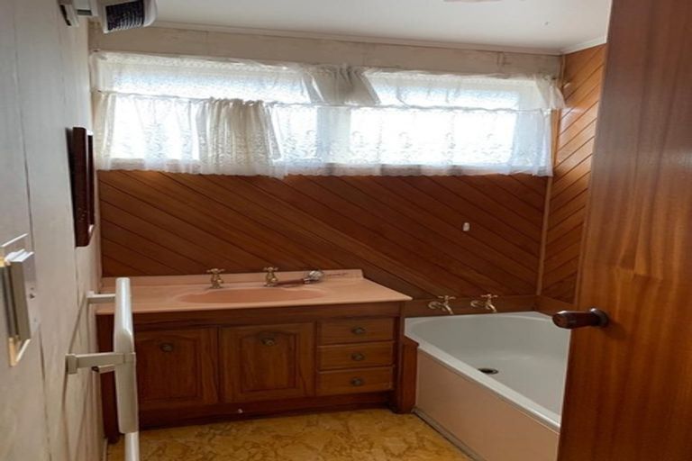 Photo of property in 2/126 Astley Avenue, New Lynn, Auckland, 0600