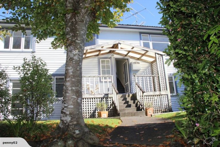 Photo of property in 19 Romney Square, Tawa, Wellington, 5028