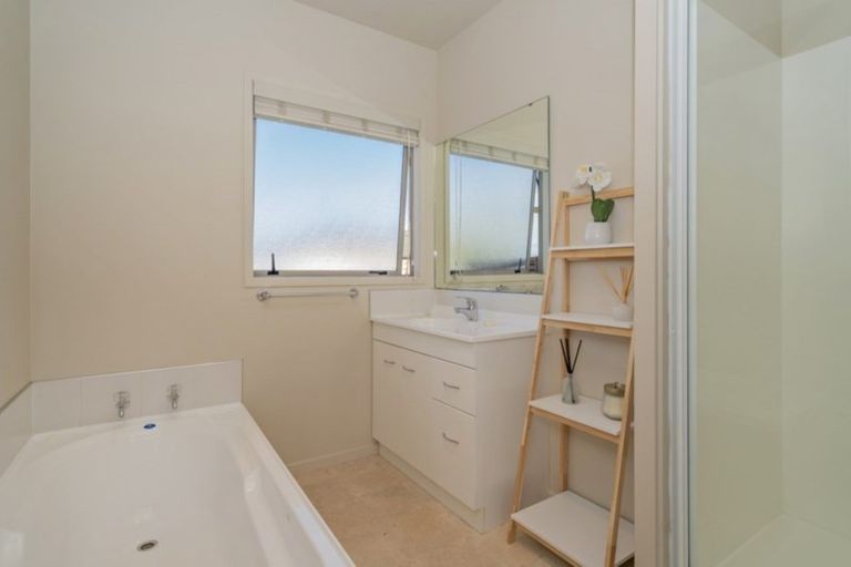 Photo of property in 1 Rena Place, Whitianga, 3510