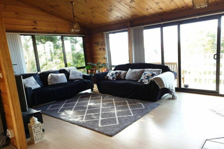 Photo of property in 9 Braund Place, Glenfield, Auckland, 0629