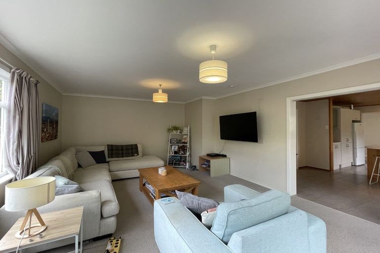 Photo of property in 15 Rossiter Street, Tawa, Wellington, 5028