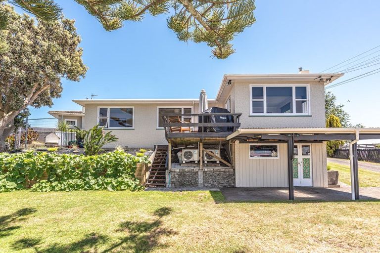 Photo of property in 24 Burns Street, Tawhero, Whanganui, 4501