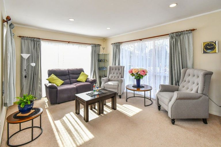 Photo of property in 22 Sheriff Place, Randwick Park, Auckland, 2105