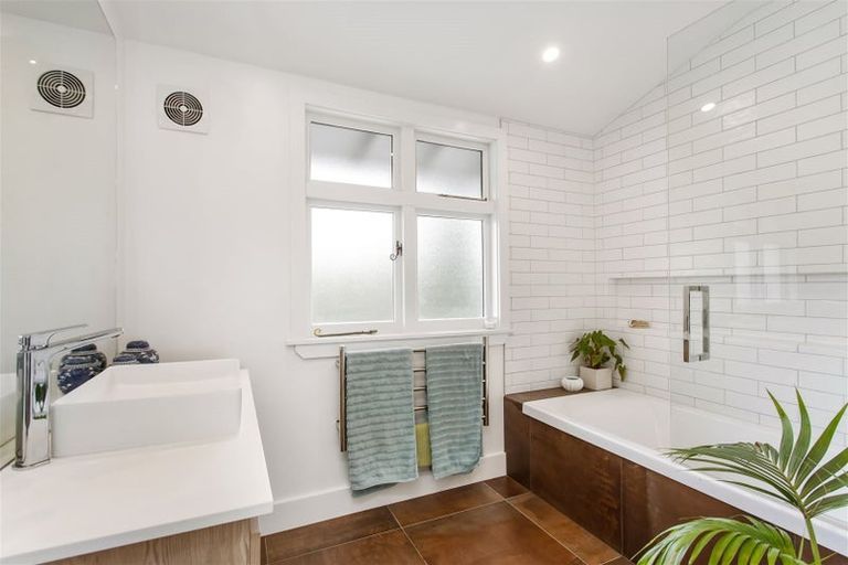 Photo of property in 88 Hackthorne Road, Cashmere, Christchurch, 8022