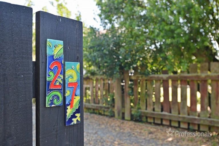 Photo of property in 27 Clifton Avenue, Carterton, 5713