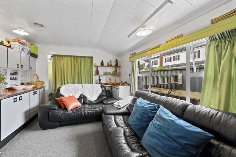 Photo of property in 48 Highbury Drive, Levin, 5510