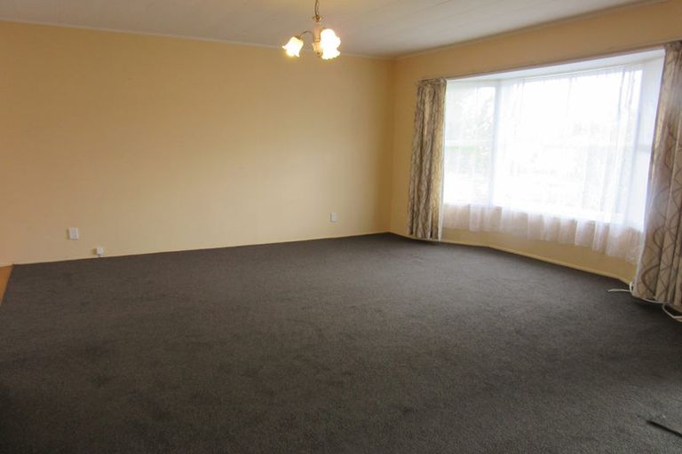 Photo of property in 14 Lindis Place, Mangere Bridge, Auckland, 2022