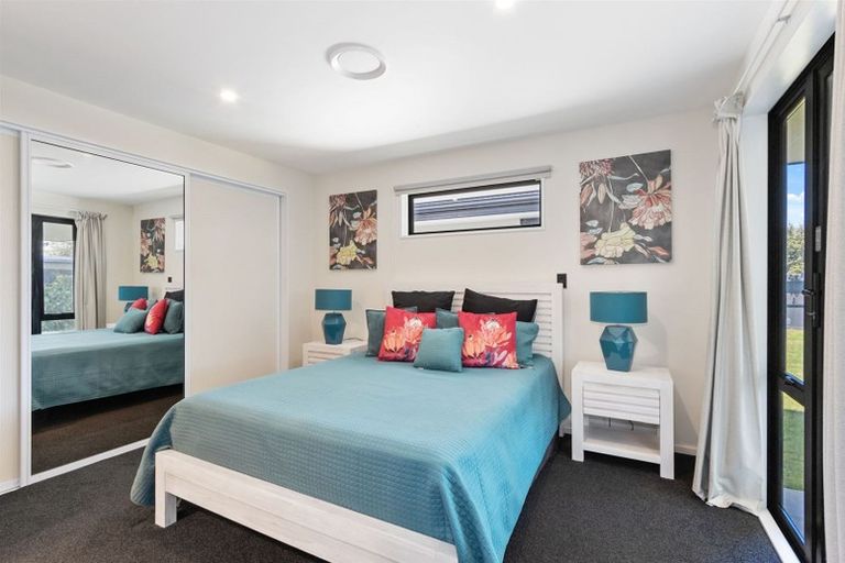 Photo of property in 163 Queenspark Drive, Parklands, Christchurch, 8083