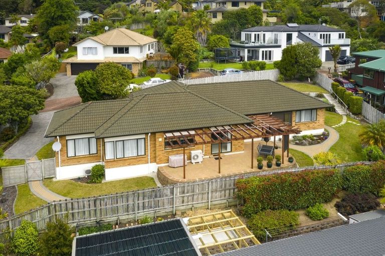Photo of property in 7 Landvale Court, Browns Bay, Auckland, 0630