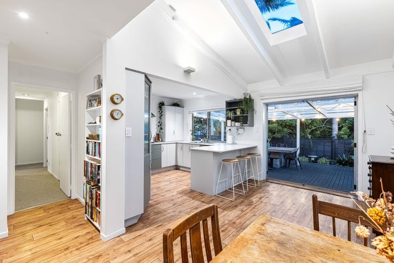 Photo of property in 26 Doment Crescent, Orewa, 0931