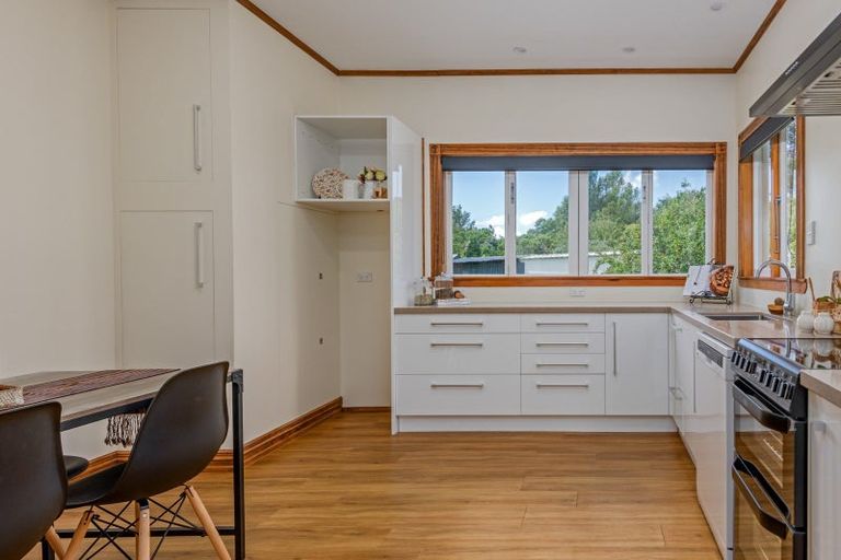 Photo of property in 16 Tokomaru Road, Tokomaru, Palmerston North, 4474