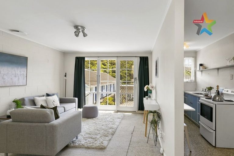 Photo of property in 300 Karori Road, Karori, Wellington, 6012