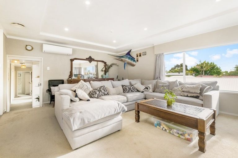 Photo of property in 5 Paparata Road, Bombay, 2675