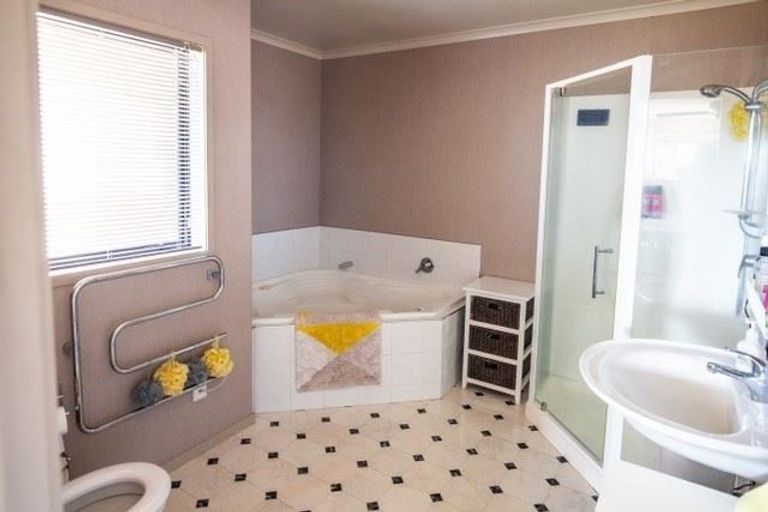 Photo of property in 15 Palomino Place, Papamoa Beach, Papamoa, 3118