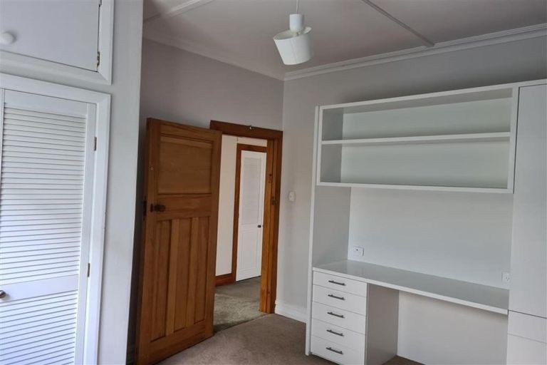 Photo of property in 25 Pinnacle Street, Seatoun, Wellington, 6022