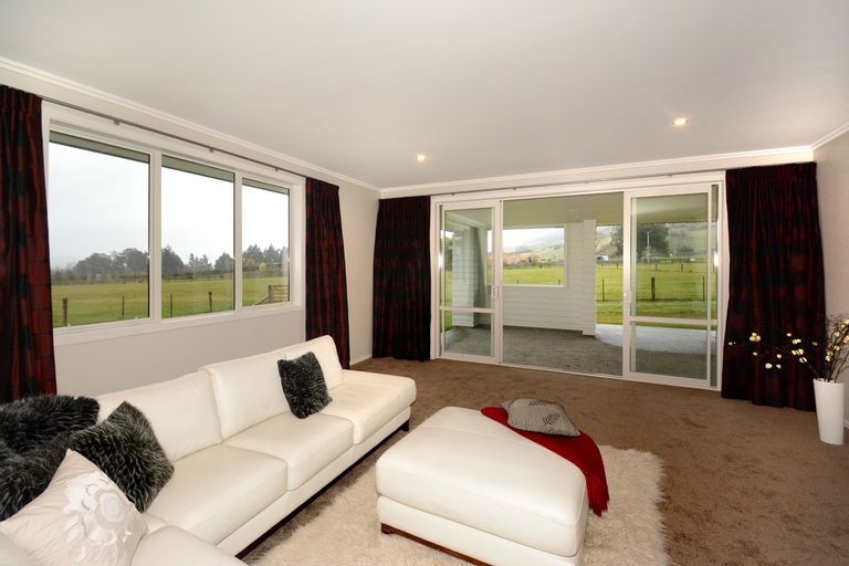 Photo of property in 242 Tirohanga Road, North Taieri, Mosgiel, 9092