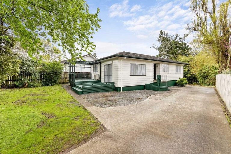 Photo of property in 137 Universal Drive, Henderson, Auckland, 0610