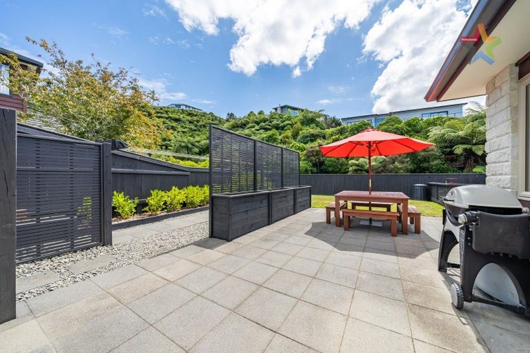 Photo of property in 10 Meadowbank Drive, Belmont, Lower Hutt, 5010