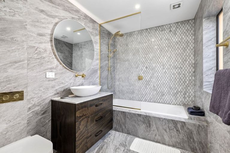 Photo of property in 58c Potter Avenue, Northcote, Auckland, 0627