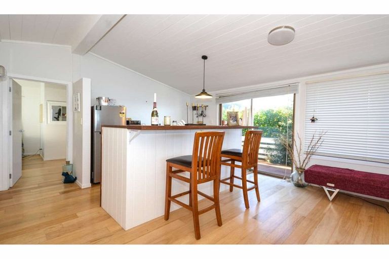 Photo of property in 84 Doves Bay Road, Kerikeri, 0294