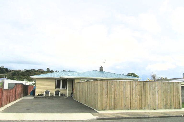 Photo of property in 19 Mountbatten Grove, Clouston Park, Upper Hutt, 5018