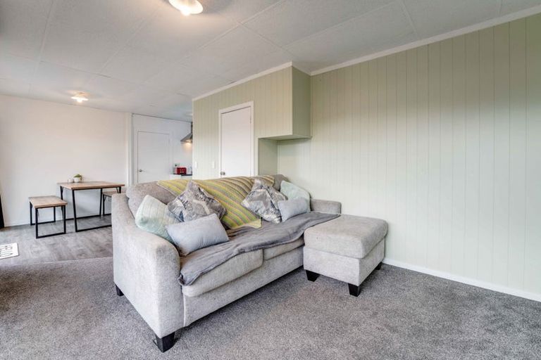 Photo of property in 2/56 Greenhaven Avenue, Opaheke, Papakura, 2113