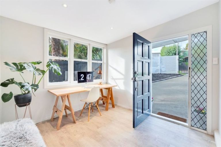 Photo of property in 48 Sylvan Crescent, Te Atatu South, Auckland, 0610