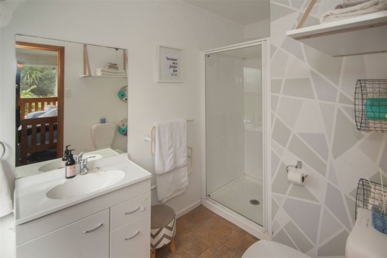 Photo of property in 643a Swanson Road, Swanson, Auckland, 0612