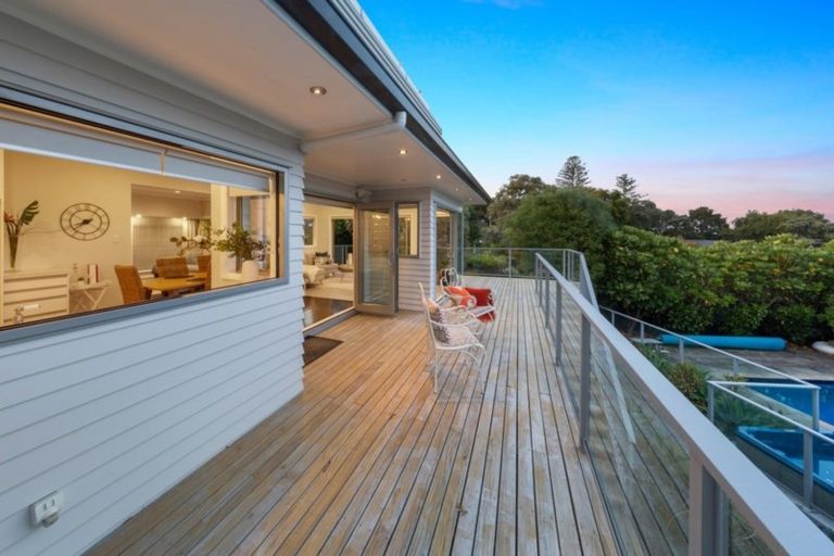 Photo of property in 201 Bleakhouse Road, Mellons Bay, Auckland, 2014