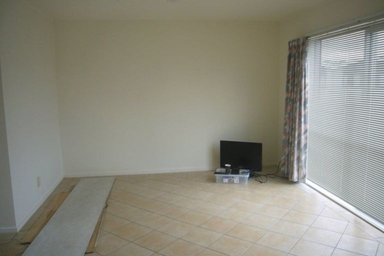 Photo of property in 1/15 Andersons Road, Oteha, Auckland, 0632