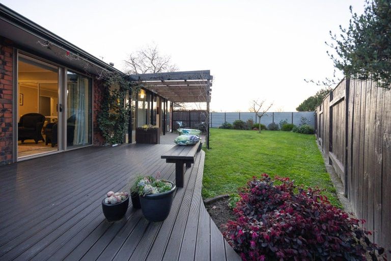 Photo of property in 12 Caulfield Place, Awapuni, Palmerston North, 4412