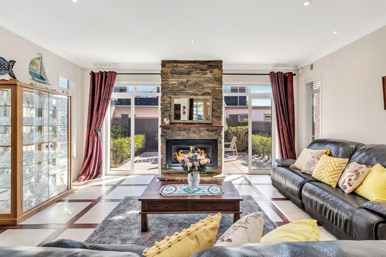 Photo of property in 24 The Mews, Shamrock Park, Auckland, 2016