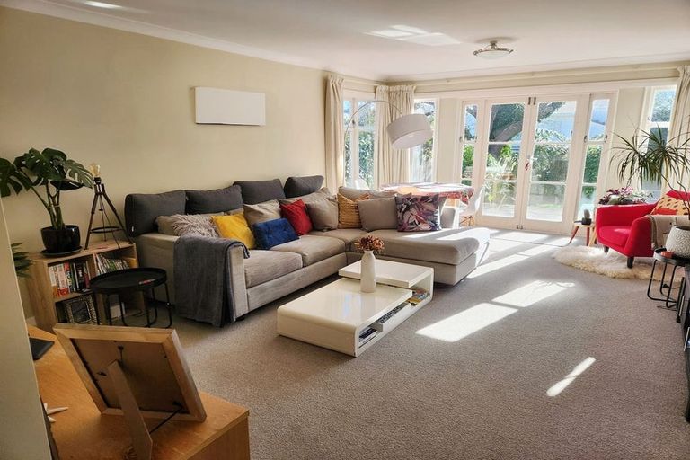 Photo of property in 45 Queen Street, Mount Victoria, Wellington, 6011