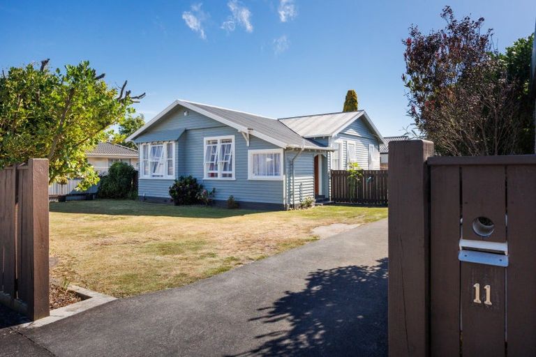 Photo of property in 11 Brightwater Terrace, Terrace End, Palmerston North, 4410