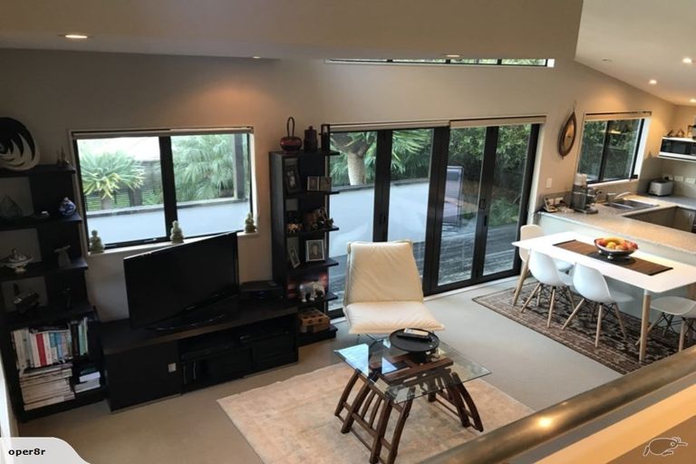 Photo of property in 1/46 Masterton Road, Rothesay Bay, Auckland, 0630