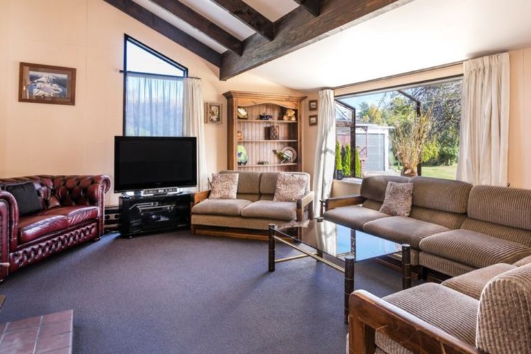 Photo of property in 76 Kinloch Road, Kinloch, Taupo, 3377