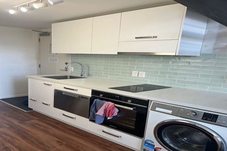 Photo of property in Urbane Apartments, 54/29 Webb Street, Mount Cook, Wellington, 6011