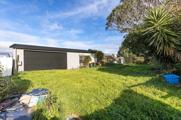 Photo of property in 3 Mcnaughton Street, Waitara, 4320